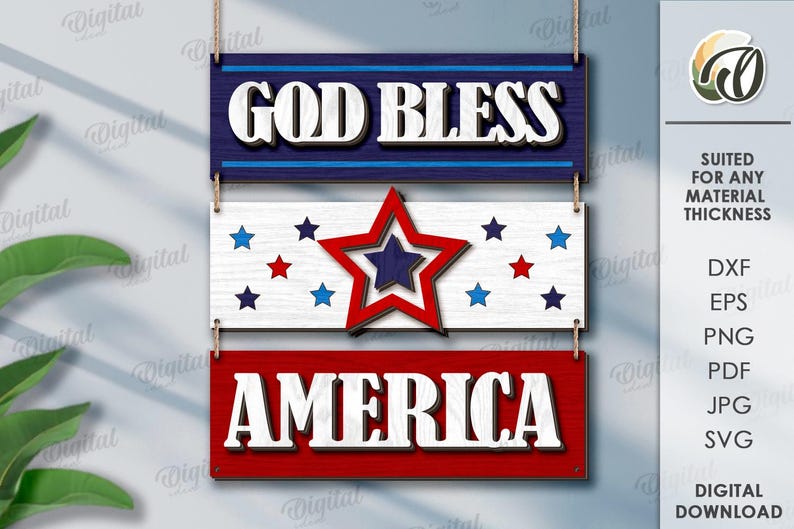 Peut inclure: Panneau en bois patriotique &agrave; trois niveaux. Le premier affiche "GOD BLESS" en blanc sur fond bleu. Le second, blanc, pr&eacute;sente des &eacute;toiles rouges et bleues. Le troisi&egrave;me, rouge, affiche "AMERICA" en blanc. Id&eacute;al pour un t&eacute;l&eacute;chargement num&eacute;rique.