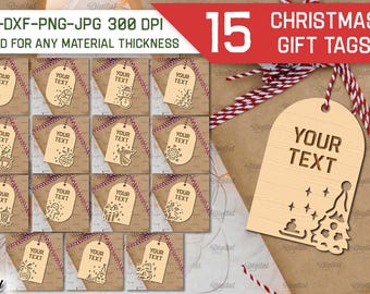 Könnte beinhalten: Fünfzehn Weihnachtsgeschenkanhänger mit Holzmaserung. Jeder Anhänger hat ein anderes Weihnachtsmotiv und den Text "Your Text" in der Mitte. Die Anhänger sind in einem Raster auf braunem Hintergrund angeordnet.