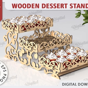 Puede incluir: Un soporte de postre de madera de tres niveles con un diseño intrincado de volutas. Cada nivel tiene un borde decorativo y tiene 3 mm de grosor. El soporte es perfecto para exhibir cupcakes, pasteles u otras golosinas.