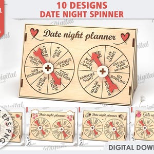 Può includere: Dieci diversi design per uno spinner per la serata romantica. Ogni spinner ha due lati con diverse attività tra cui scegliere. Gli spinner sono in legno e hanno uno schema di colori rosso, bianco e marrone. Il testo sugli spinner recita "Date night planner".