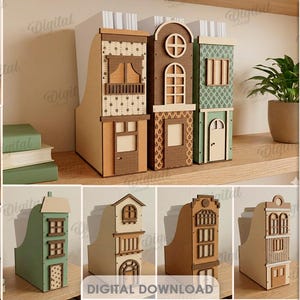 Puede incluir: Soportes para libros de madera con forma de casa en varios diseños. Los sujetalibros son de madera marrón claro, verde y beige. La imagen muestra una variedad de diseños de casas, incluyendo aquellos con puertas, ventanas y patrones decorativos. El texto "DIGITAL DOWNLOAD" es visible.
