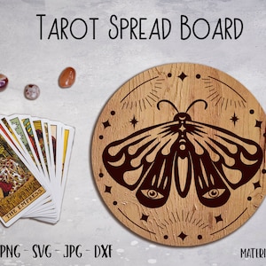 Tappetino per carte dei tarocchi, Scheda del giorno SVG, Tabellone dei tarocchi tagliato al laser, Taglio laser di Halloween, Taocchi da spalmare, Tabellone taroro inciso, Falena Boho