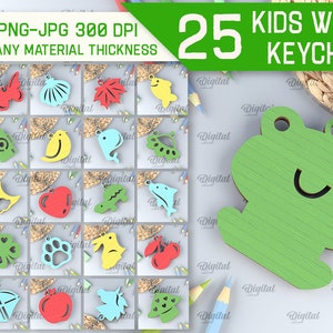 Puede incluir: Un conjunto de 25 llaveros de madera para niños con varios diseños, incluyendo una rana, una mariquita, una corona, una huella de pata, una hoja, un velero, un corazón, una estrella, un pez, un pájaro, una tortuga y un hongo. Los llaveros están hechos de madera y están pintados en colores brillantes.