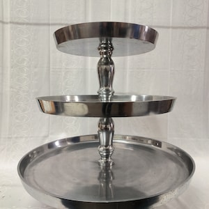 Massive Schwere Riesen Etagere aus Metall 3 Teller Silber Mindestens 10kg Sehr Hochwertig