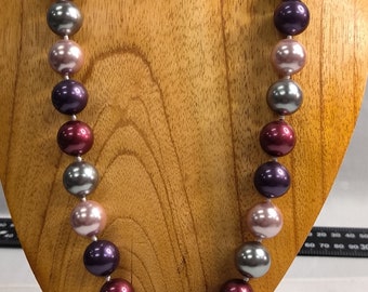 Noble pearl necklace purple lilac pink and gray magnetic clasp necklace