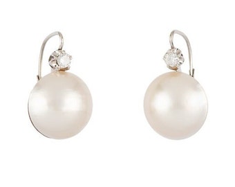 Pearl and Diamond Earrings 18k White Gold