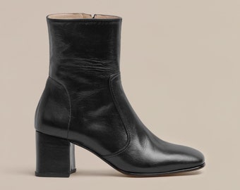 Handgefertigte Schwarze Leder Stiefel für Frauen | Stilvolle schwarze Damenstiefel | Benutzerdefinierte schwarze Leder Booties | Trendige Damenschuhe