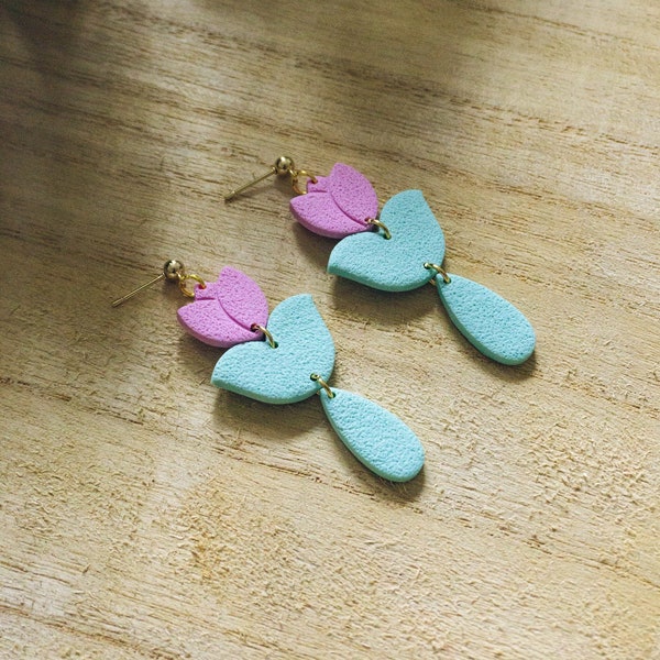 Ohrringe Tulpe/ Tulpenform mit runden goldenen Steckern in Mint bzw. Türkis und Rosa/ Polymer Clay/Fimo