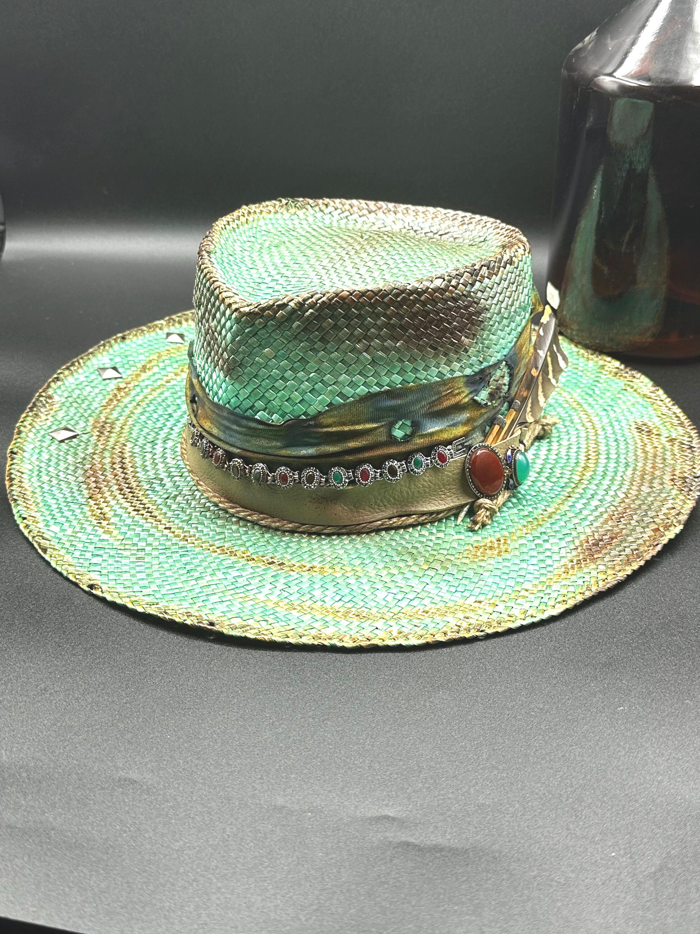 Elegant Emerald Green Straw Hat With Vintage Accessories  display picture 2