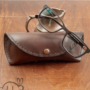 Etui à lunettes, cuir marron foncé naturel