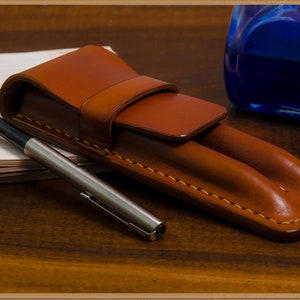 Astuccio portapenne in pelle marrone chiaro per 2 pence