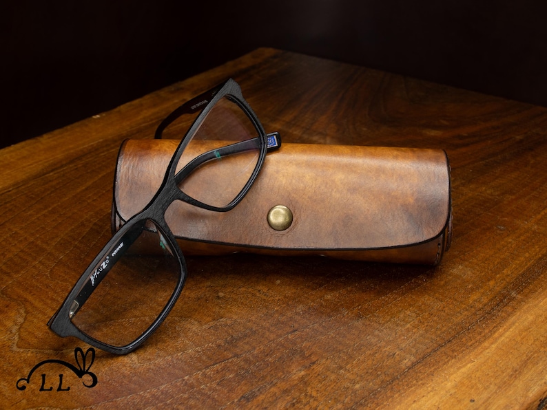 handcrafted leather eyeglass pouch