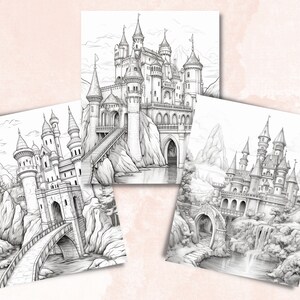 Puede incluir: Tres dibujos en blanco y negro de castillos de cuento de hadas con puentes y cascadas. Cada castillo es &uacute;nico y est&aacute; detallado con torres, ventanas y puertas.