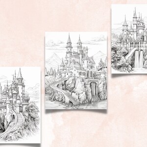 Puede incluir: Tres dibujos en blanco y negro de castillos de fantas&iacute;a en acantilados rocosos con cascadas y puentes. Los castillos est&aacute;n detallados con torres, ventanas y puertas.