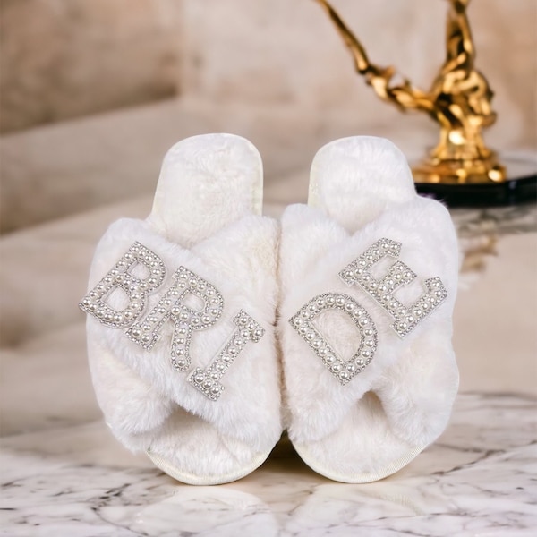 Bride Slippers, Bachelorette gifts, Bridesmaid gifts, Bridal shower gift, Wedding fur slippers, Bride to be, Gift ideas, Wedding day present