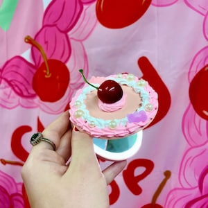cupcake light up compact mirror | cake mirror