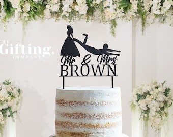 Topper per torta nuziale comico - Cognome personalizzato, Topper per torta nuziale Mr & Mrs, Topper per torta novità - Legno e acrilico - Topper personalizzato