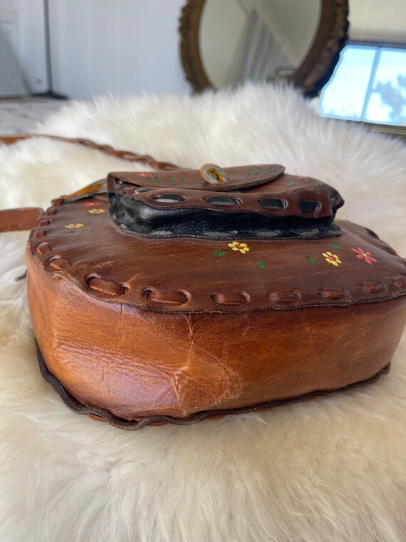 Vintage 70s Tooled Leather Painted Floral Purse -… - image 8