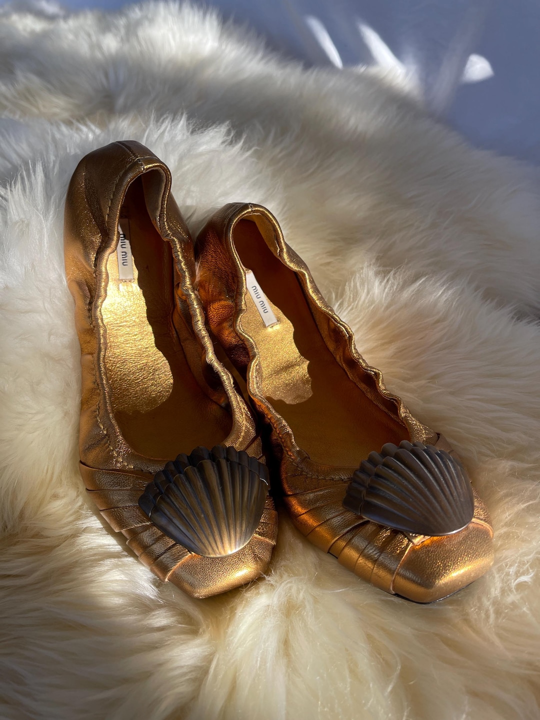 miu miu ゴールド フラットシューズ　37 il_1080xN.6979498342_fnun.jpg
