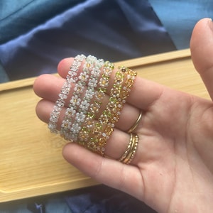Flower and Leaves Beaded Bracelet, Handmade Seed Bead Jewelry, Handmade Boho Jewelry, Dainty Gift for Her, Trending Aesthetic