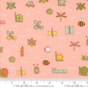 FÖRBESTÄLL Bug Collector Blush 55731 14 Moda #1 - I metervara (91 x 112 cm) - 100 % bomull