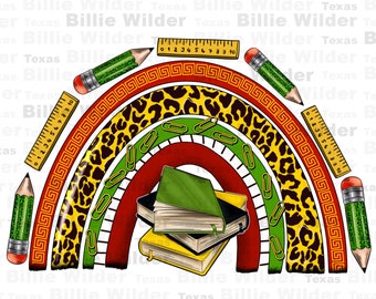 Può includere: Un arcobaleno con un motivo leopardato, matite verdi, graffette e una pila di libri. L'arcobaleno è composto da rosso, arancione, giallo, verde, blu, indaco e viola. Il testo "Billie Wilder" è ripetuto sullo sfondo.