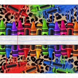 Puede incluir: Un dise&ntilde;o digital con un fondo de estampado de leopardo con filas de l&aacute;pices de colores. Los l&aacute;pices est&aacute;n dispuestos en un patr&oacute;n de arco&iacute;ris y gotean pintura. El dise&ntilde;o incluye el texto "Billie Wilder Texas" repetido en toda la superficie.