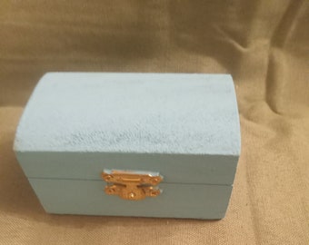 Earring box