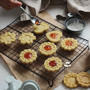4Pcs Leaf Plunger Cutter Maple Leaf Cookie Cutter Baking Pie Crust Cutters  for T