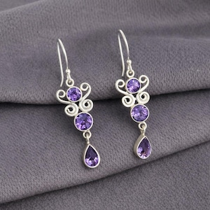 Pendientes colgantes de amatista de plata de ley 925, pendientes de estilo vintage con detalles ornamentales, pendientes colgantes de piedra preciosa morada, regalo hecho a mano con la piedra natal de febrero.