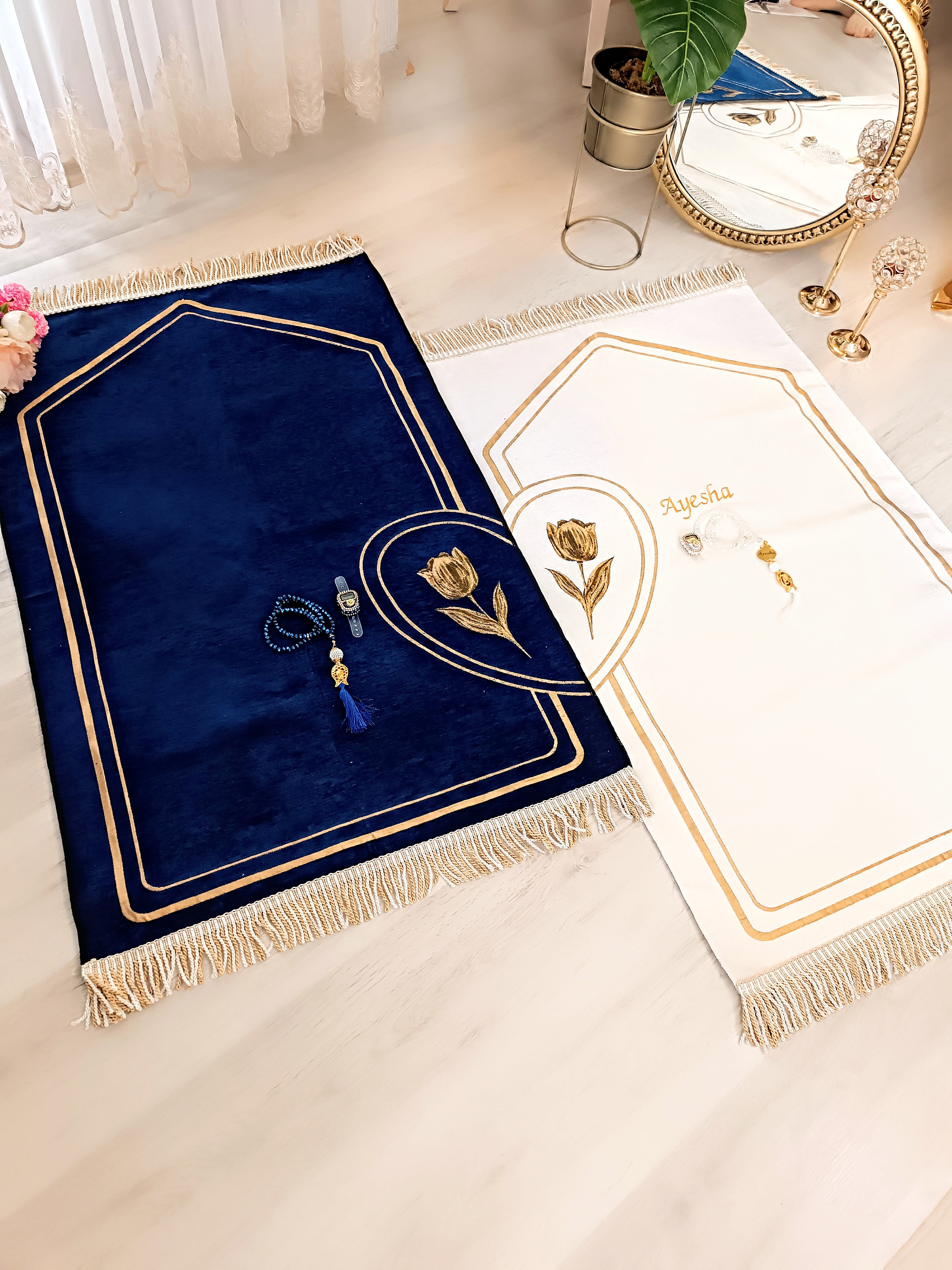 Set regalo tappeto da preghiera cilindrico e tasbih di perle, blu
