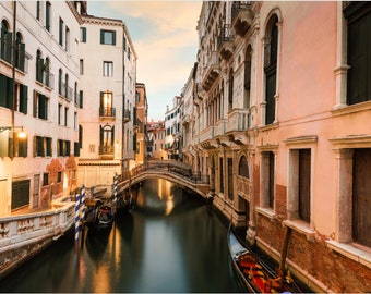Peaceful Pastel Canal Venice Italy at sunrise/sunset, Canvas Print, Venice  Wall Art, Ideal for Home and Office Decor