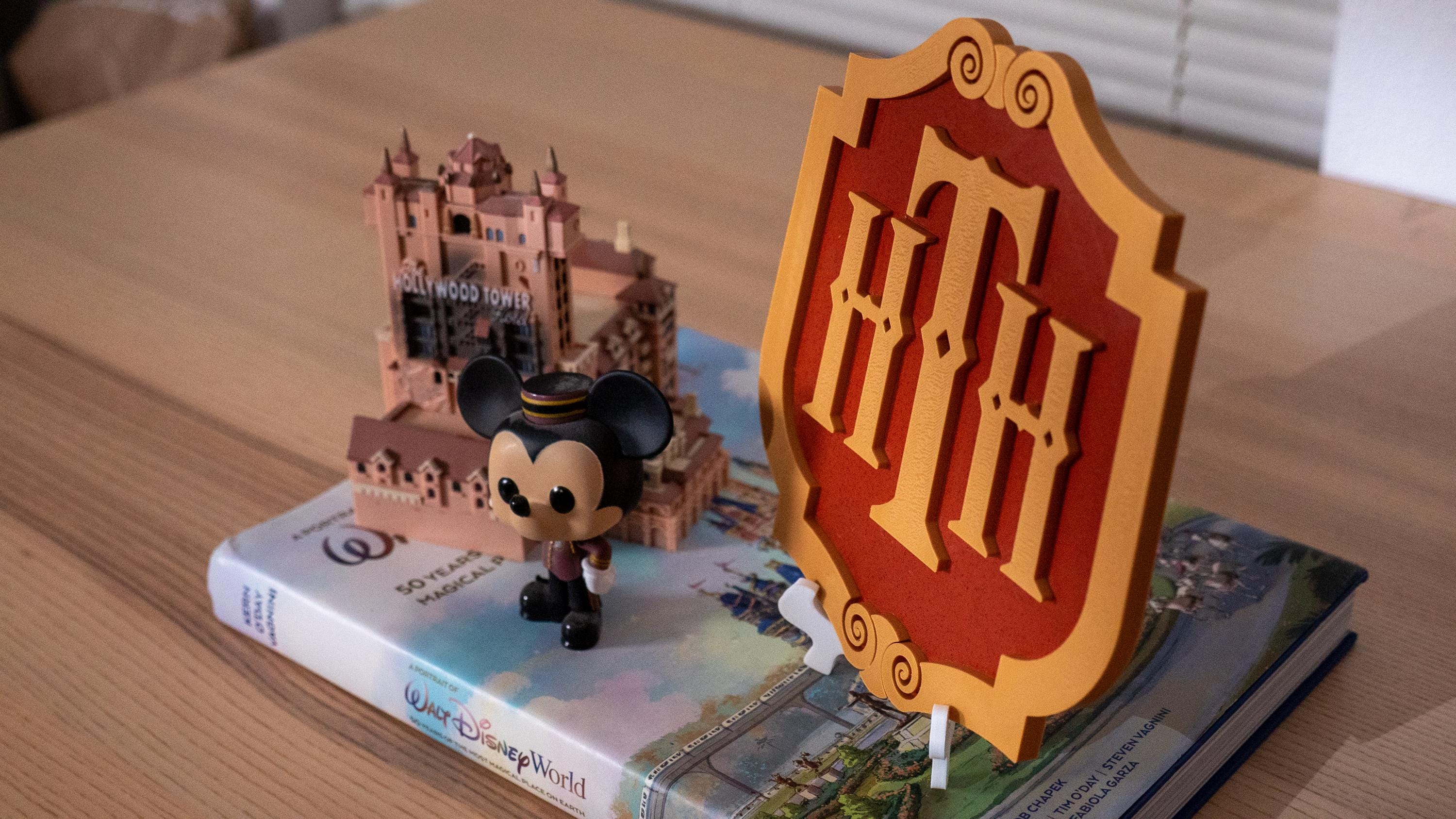 3d-printed-tower-of-terror-sign-hollywood-studios-attraction-replica