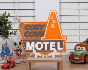 Letrero con el logotipo de un cono acogedor impreso en 3D / Decoración de dormitorio infantil con temática de carreras / Arte infantil de Radiator Springs / Decoración de pared de películas de Disney / Regalo para niños