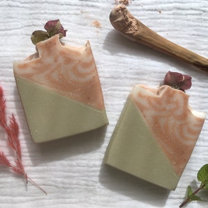 Savon naturel et artisanal parfumé géranium rosat et menthe verte, aux 2 argiles, cadeau parfait fête des mères image 1