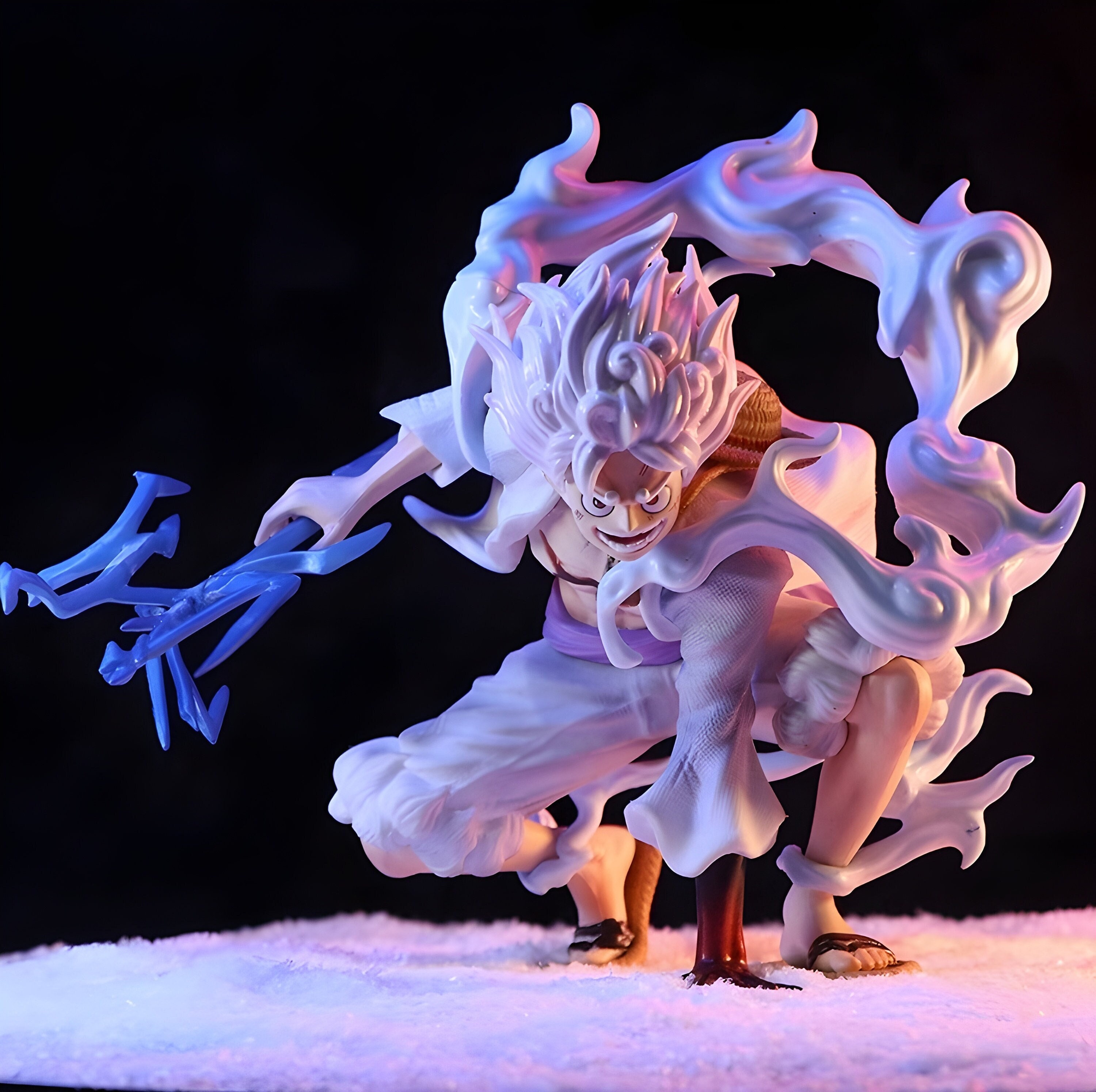 Luffy Gear 5 Figure 