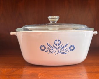 Vintage Corning Ware Blue Cornflower 1 1/2 Quart Covered Casserole Dish