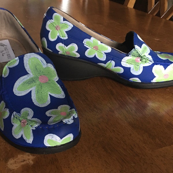 Hand painted cartoon floral loafers thrift flip upcycled shoes size 8.5