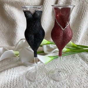 Körperförmige Cocktailgläser mit Strassakzenten, weiblich geformtes Glas, Geschenk für Sie und Ihn, handgemacht