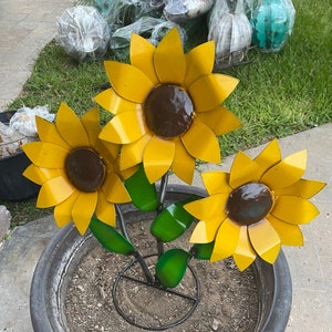 Metal Sunflower Yard Art Garden Decor