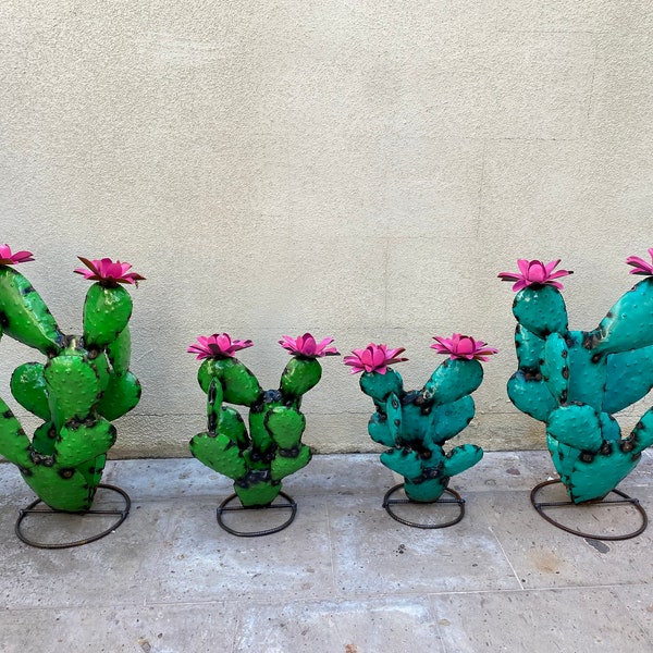 Metal Prickly Pear Cactus Yard Art Garden Decor