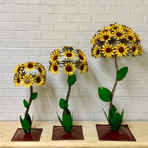 Circular Sunflowers Metal Yard Art Garden Decor