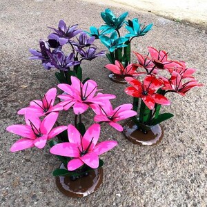 Lily Flower Bouquet Metal Yard Art Garden Decor