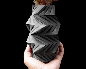 Twis Flower Vase: Modern 3D Printed Planter or Vase – Sculptural Organic Form – Custom Color & Texture Options