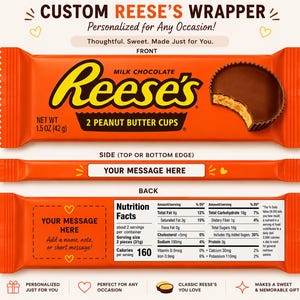Pode incluir: Uma embalagem laranja personalizada da Reese's apresentando a frente com o logotipo da Reese's e uma taça de manteiga de amendoim, uma borda lateral com caixa de mensagem personalizável e o verso com tabela nutricional e espaço de texto.