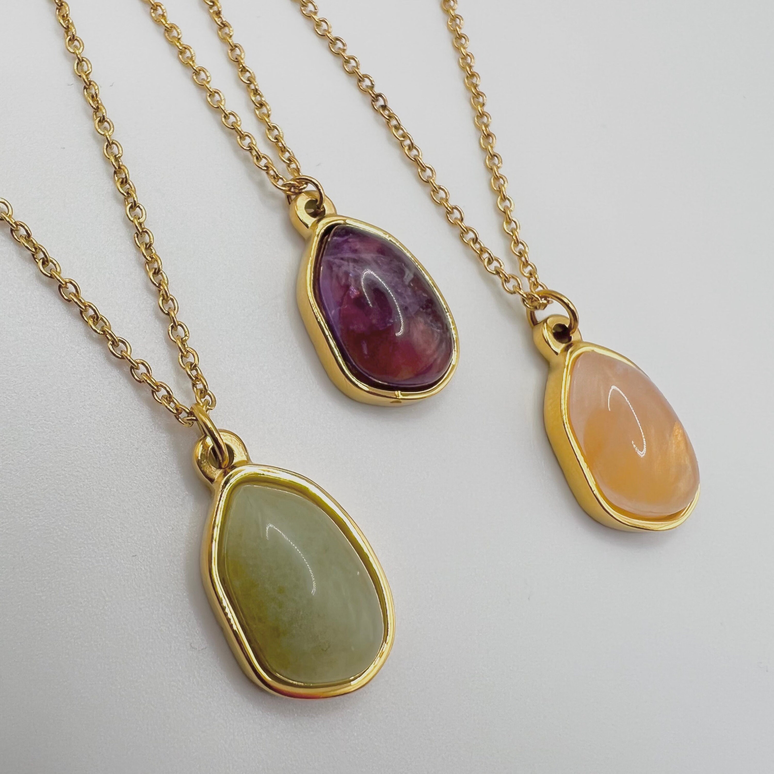 18Kゴールド天然石ペンダント：幾何学模様の繊細なネックレス - Etsy 日本