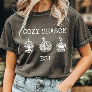 Cozy Season Shirt Retro, Pumpkin season, Cute fall tees, Spooky Season, Autumn comfort colors, autumn shirt, Vintage Halloween Aesthetic