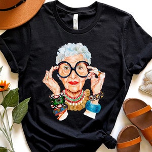 Iris Apfel Shirt, Moda Icon Rememberance, RIP Iris Apfel Shirt, Iris Aphel Sweatshirt, Iris Aphel Fan Gift