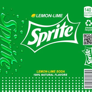 Może przedstawiać: Zielona puszka Sprite Lemon-Lime z białym logo i kodem QR. Puszkę zawiera 140 kalorii i jest wykonana z 100% naturalnych aromatów.