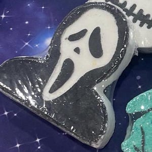 Ghost Face surprise bath bomb